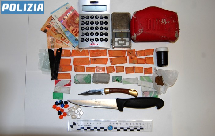 Savona, trovato con oltre mezzo chilo di droga: arrestato un 28enne nigeriano