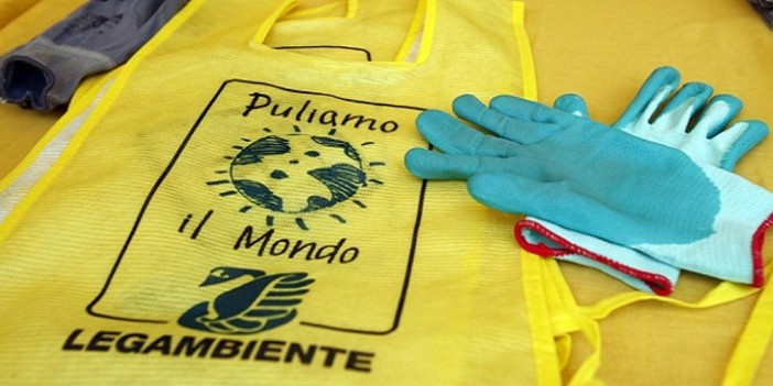 Giovedi a Giustenice "Puliamo il Mondo" con gli alunni della scuola elementare e dell'infanzia