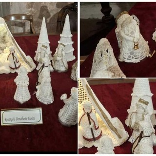 I presepi a maglia e all'uncinetto che hanno incantato Legino e la Campanassa I presepi a maglia e all'uncinetto che hanno incantato Legino e la Campanassa