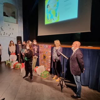 Savona, "Un Poster per la Pace": il Lions Club Torretta premia la 12enne Emma Lagorio (FOTO)