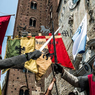 Albenga, tutto pronto per la Cena Medievale in piazza San Michele