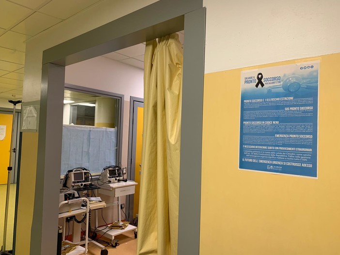 Sanità, anche il personale del Santa Corona si unisce al grido d'allarme dei professionisti dell’emergenza: "Siamo arrivati al limite" (FOTO)