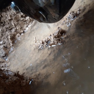 Alassio, la tubazione "dn 300" perde ancora: guasto riparato senza interrompere la fornitura d'acqua (FOTO)