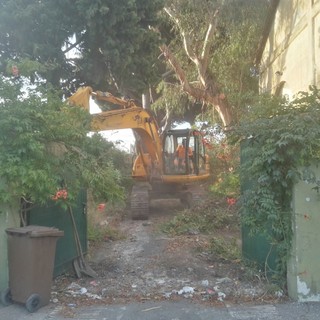 Vadino d'Albenga: pulizia e sgombero di spiagge e stabilimenti balneari abbandonati Vadino d'Albenga: pulizia e sgombero di spiagge e stabilimenti balneari abbandonati