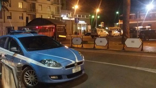 Servizio straordinario di prevenzione ad Albenga: ieri sera controllati veicoli, persone e locali Servizio straordinario di prevenzione ad Albenga: ieri sera controllati veicoli, persone e locali