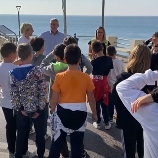 Celle: 100 studenti per la pulizia della spiaggia: un successo il service promosso dal Rotary Club Celle: 100 studenti per la pulizia della spiaggia: un successo il service promosso dal Rotary Club