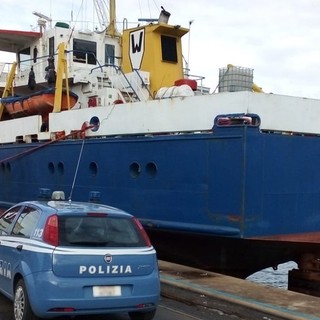 Perde la vita a bordo della nave su cui lavorava, tragedia agli Alti Fondali di Savona Perde la vita a bordo della nave su cui lavorava, tragedia agli Alti Fondali di Savona