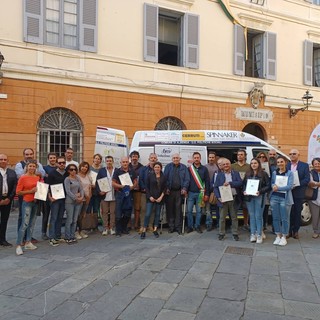 Per il Comune di Albenga un nuovo mezzo per il trasporto di persone con disabilità motoria (FOTO) Per il Comune di Albenga un nuovo mezzo per il trasporto di persone con disabilità motoria (FOTO)
