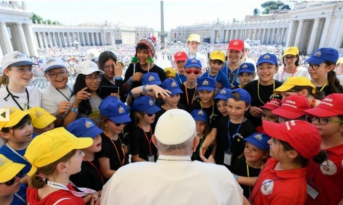 Il Papa chiude con una grande festa la prima Giornata mondiale dei bambini Il Papa chiude con una grande festa la prima Giornata mondiale dei bambini