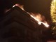 Pietra Ligure, appartamento a fuoco nella notte: mobilitati i vigili del fuoco (VIDEO)