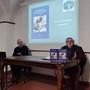 Alassio, presentato il libro "Non è che un addio" che dà voce ai defunti attraverso le loro lapidi