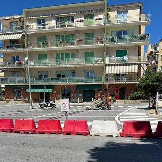 I lavori di modifica della segnaletica in Piazza San Francesco lo scorso luglio