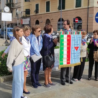 Savona, inaugurata in piazza Giulio II una panchina dedicata alle donne deportate nel campo nazista di Ravensbrück (FOTO) Savona, inaugurata in piazza Giulio II una panchina dedicata alle donne deportate nel campo nazista di Ravensbrück (FOTO)