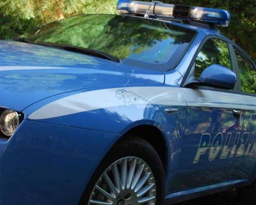 Pietra Ligure, contrasto all'abusivismo commerciale: controlli della Polizia di Stato Pietra Ligure, contrasto all'abusivismo commerciale: controlli della Polizia di Stato