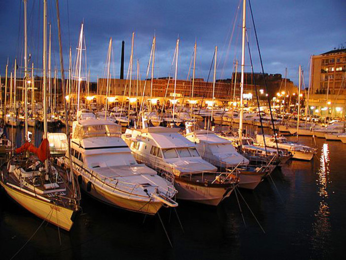 Incidente sul lavoro a Savona: operaio cade da un'altezza di un metro e mezzo
