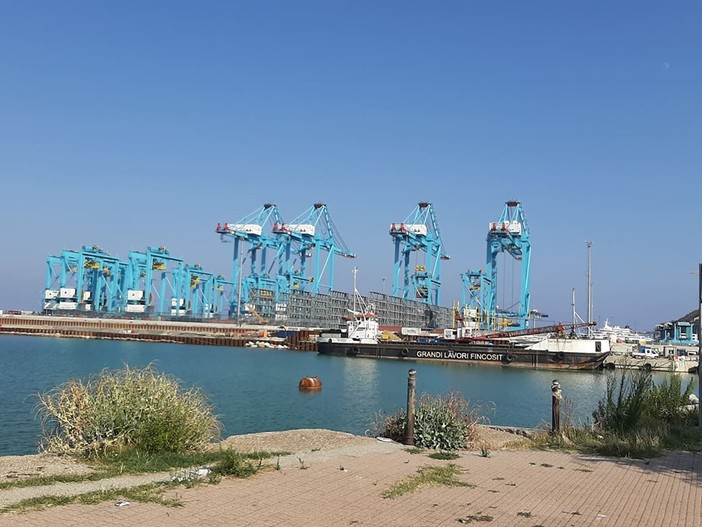 Piattaforma Maersk, il gruppo "Vivere Vado" organizza un incontro per parlare del nuovo scalo merci Piattaforma Maersk, il gruppo "Vivere Vado" organizza un incontro per parlare del nuovo scalo merci