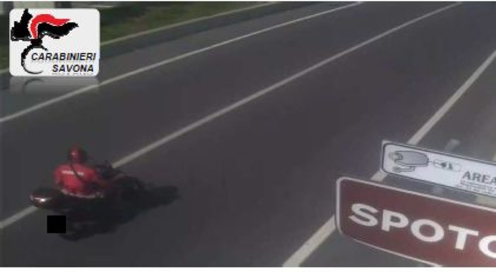 Spotorno, le telecamere di videosorveglianza "braccano" il bagnino piromane. Il sindaco Fiorini: "Importante aver migliorato la qualità delle immagini"