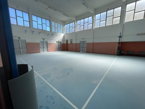 Celle, vandali nella palestra della scuola e danni nella galleria Crocetta. Il sindaco: "Non possiamo accettarlo" (FOTO)