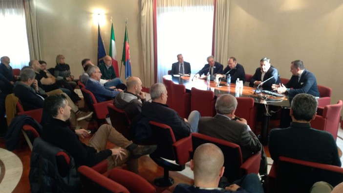 Vertenza Piaggio Aerospace, questa mattina incontro in Regione. Nel pomeriggio è prevista la nomina del commissario (FOTO e VIDEO) Vertenza Piaggio Aerospace, questa mattina incontro in Regione. Nel pomeriggio è prevista la nomina del commissario (FOTO e VIDEO)