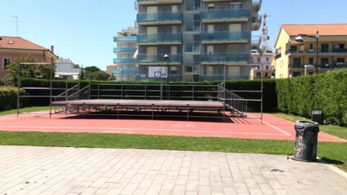 Albenga, danza e swing in piazza Tortora in favore del Gaslini e della Croce Bianca Albenga, danza e swing in piazza Tortora in favore del Gaslini e della Croce Bianca