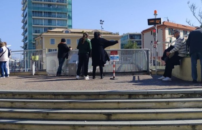 Savona, il ponte Pertini è ancora guasto e i commercianti della Darsena sono sul piede di guerra: "Intenzionati ad andare verso le vie legali"