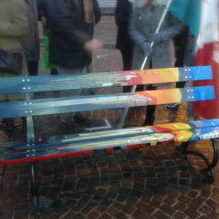 Cairo Montenotte inaugura "La panchina della memoria"