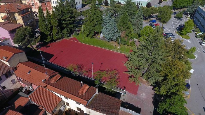 Carcare, tentato furto d’auto in piazza Rossa: colpo fallito grazie al blocco del servosterzo