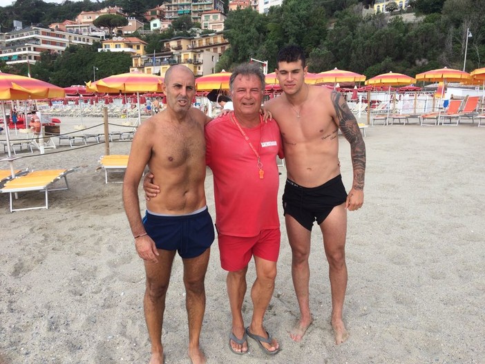 Bergeggi, domenica di relax per il giovane 'bomber' Pietro Pellegri (FOTO) Bergeggi, domenica di relax per il giovane 'bomber' Pietro Pellegri (FOTO)