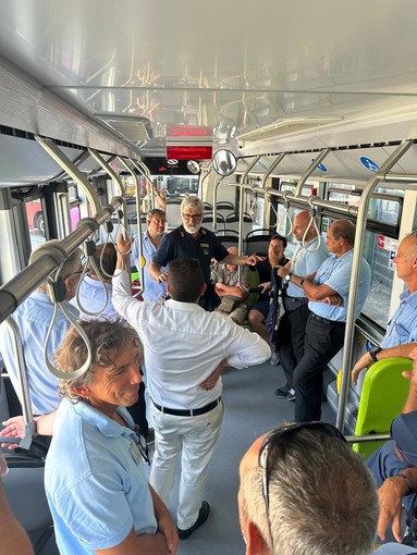 Polizia di Stato, il bus si trasforma in "aula didattica" per la formazione del personale di Tpl Linea Polizia di Stato, il bus si trasforma in "aula didattica" per la formazione del personale di Tpl Linea