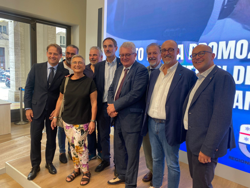 Bonus per chi assume a tempo indeterminato o allunga i contratti esistenti: presentato il "Patto  del Lavoro nel Commercio e nell’Artigianato"