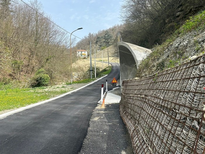 Cengio, proseguono i lavori di messa in sicurezza della parete rocciosa di via Roella Cengio, proseguono i lavori di messa in sicurezza della parete rocciosa di via Roella