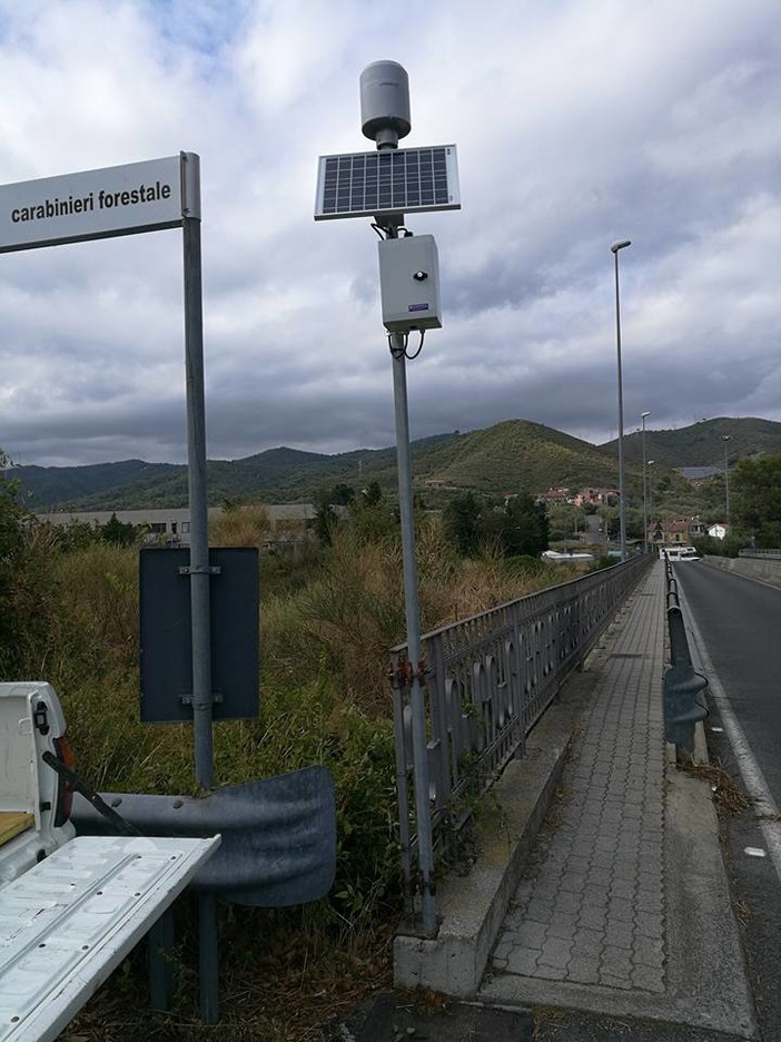 Andora: installato un pluviometro sul ponte di Molino Nuovo Andora: installato un pluviometro sul ponte di Molino Nuovo