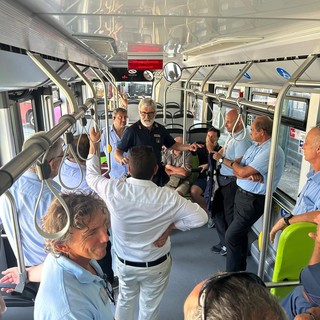 Polizia di Stato, il bus si trasforma in "aula didattica" per la formazione del personale di Tpl Linea