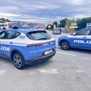 Savona, stalker 47enne denunciato: divieto di avvicinamento all’ex fidanzata con braccialetto elettronico