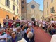 Albenga, la protesta per l'ospedale arriva anche davanti al ministro Guerini con un flash mob della platea