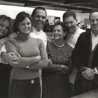 La famiglia Cerea riceve ad Albenga il "Piatto Blu"