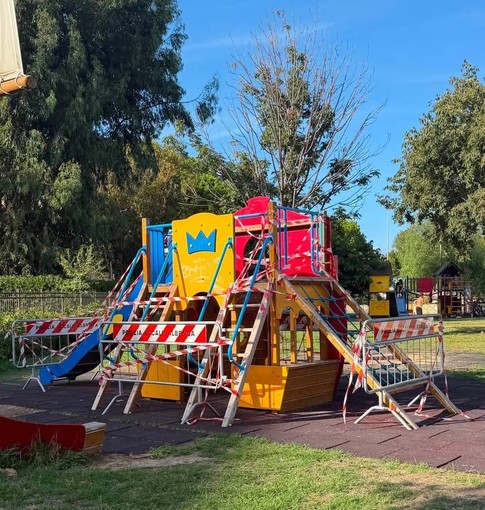 Albenga, 250 mila euro per riqualificare i parchi gioco. Lugani: "Bene il Peter Pan, ora servono manutenzione e controlli" Albenga, 250 mila euro per riqualificare i parchi gioco. Lugani: "Bene il Peter Pan, ora servono manutenzione e controlli"