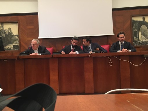 Incontro al Mise per Piaggio Aerospace, ma senza Di Maio. Vella: "Servono ancora 3 mesi per un avvallo al finanziamento e per una rimodulazione" Incontro al Mise per Piaggio Aerospace, ma senza Di Maio. Vella: "Servono ancora 3 mesi per un avvallo al finanziamento e per una rimodulazione"