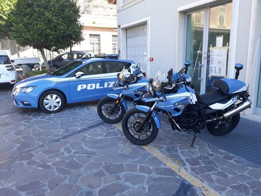 Controlli della Polizia di Stato ad Albenga e Alassio: trenta persone identificate