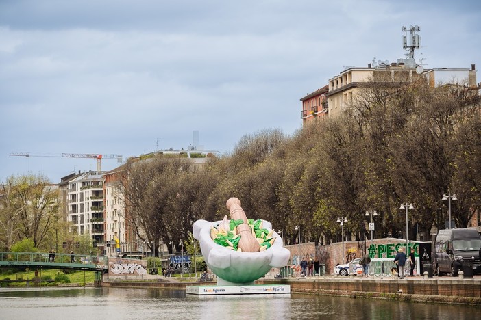 Pesto Masterpiece of Liguria: il maxi mortaio della Regione arriva anche in Darsena a Milano