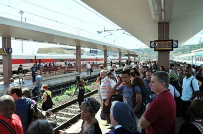 Da Genova a Roma 13 ore in treno. Rimborsati