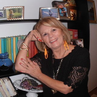 Poesia tra musica e fiori in Piazza del Popolo ad Albenga