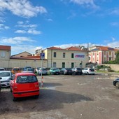 Savona, i cantieri della passeggiata a mare di via Nizza "si mangiano" 24 posti auto nel parcheggio di Villa Pizzardi