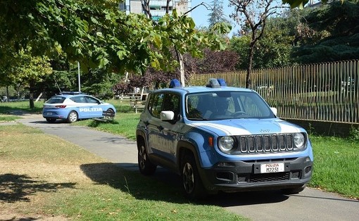Savona, pattuglione della Polizia di Stato: cinquanta persone identificate
