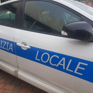 Savona, senza mascherina in piazza Sisto: sanzionato dalla polizia locale