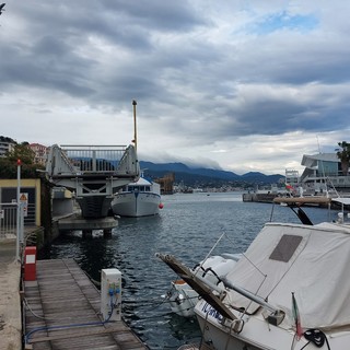 Savona, ancora guasto il ponte della Darsena. Canavese (Autorità Portuale): "I tecnici effettueranno le verifiche"