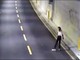 Sui pattini in A10, la giustificazione alla stradale: "Stavo seguendo le indicazioni del navigatore" (VIDEO)