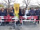 Albenga: due panchine in piazza Enzo Tortora per dire no alla violenza sulle donne