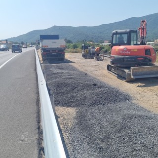Completate le opere di protezione dell’argine del Centa: un passo avanti per la ciclabile di Albenga Completate le opere di protezione dell’argine del Centa: un passo avanti per la ciclabile di Albenga