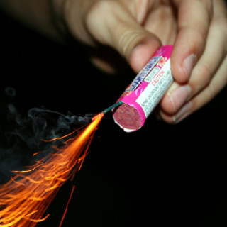 Albenga, stop ai botti nella notte di San Silvestro: &quot;Divertiamoci con cautela e buon senso&quot;